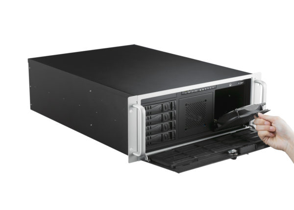 Entry Level - HPC Server Frontansicht, schräg, offen